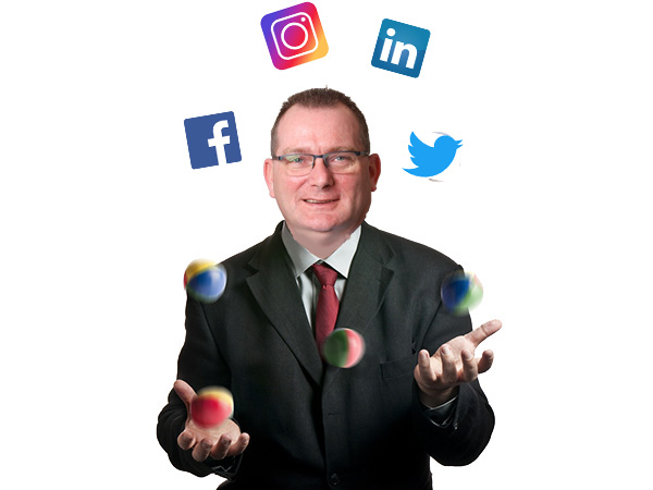 Je bekijkt nu André Muller geniet van ex-wethouderschap: “Eindelijk weer 24/7 op Facebook en Twitter!”